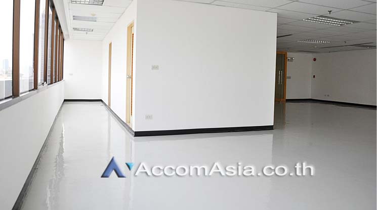  1  Office Space For Rent in Silom ,Bangkok BTS Sala Daeng at Q House Convent AA14066